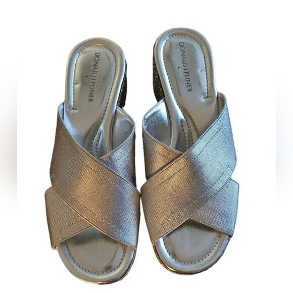 Donald J Pliner - Savee Silver Metallic Wedge Sandals - NEW w/o Box - 7.5 - Picture 9 of 10